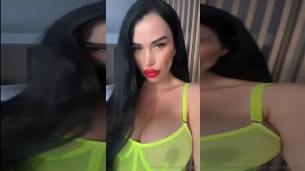 Xxx daniela crudu se masturbeaza pentru fani