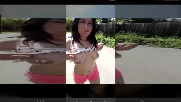 Romanca bruneta de la tara ce se da cu ciocolata pe tate